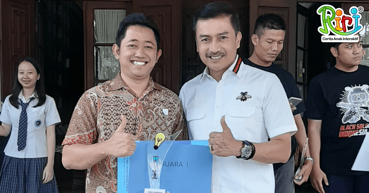 Foto : Direktur Educa Studi bersama Walikota Salatiga